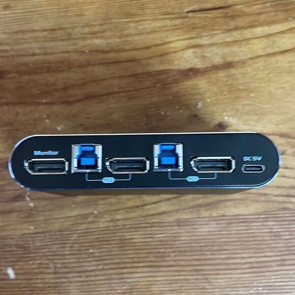 2 Port DisplayPort KVM Switch DP 2.0 USB 3.0 for 2 Computers Share Keyboard - Picture 7 of 11